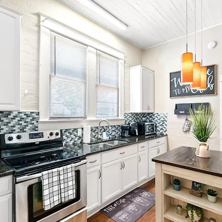 Charming And Historic Bungalow Near All Tampa Exterior photo